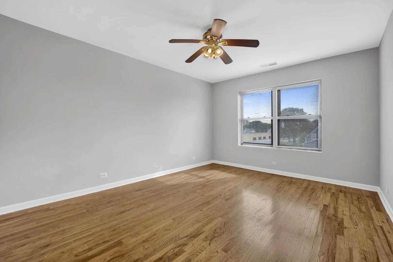 414 W Walnut Street 208 IL