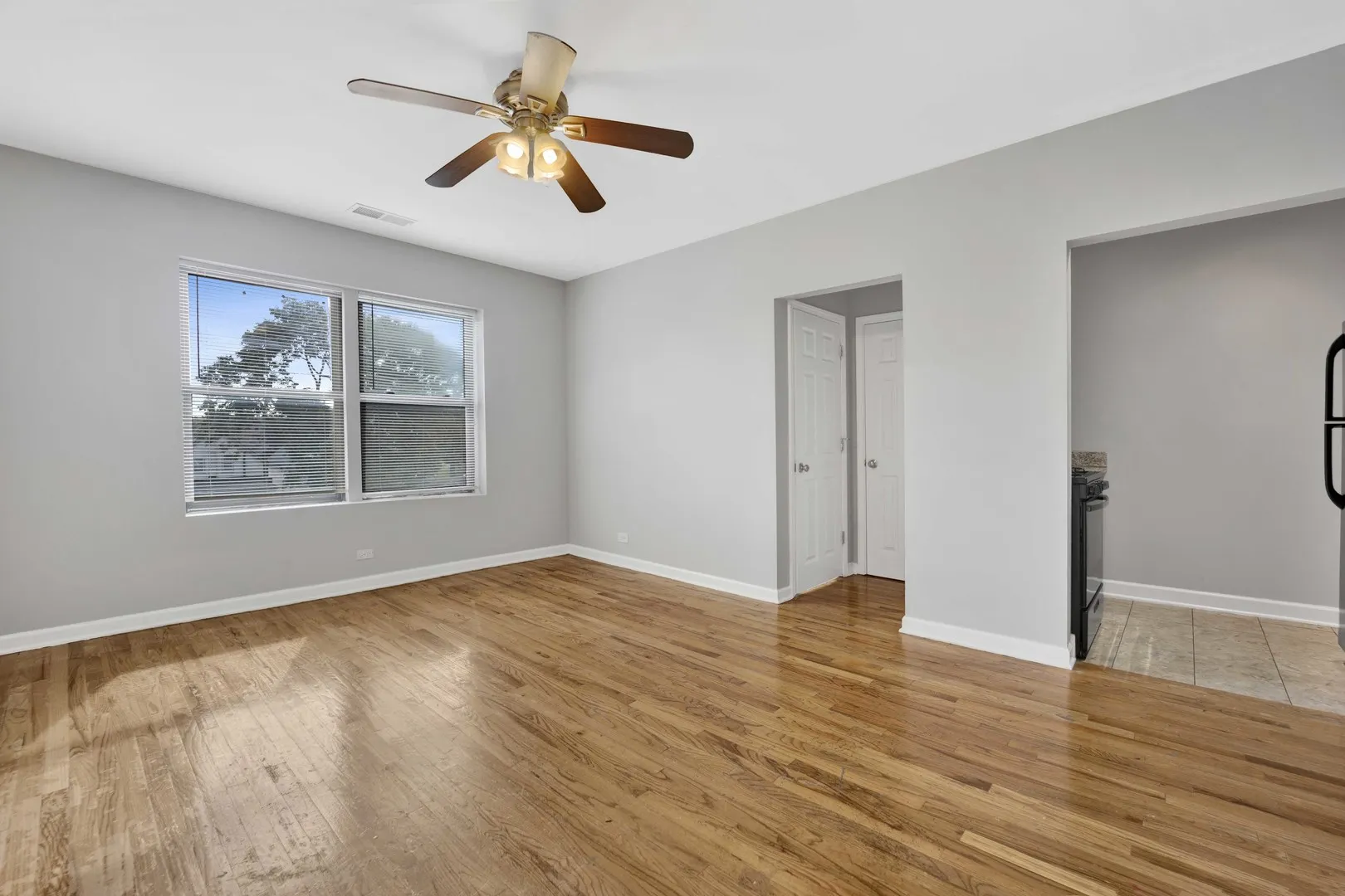 414 W Walnut Street 208 IL