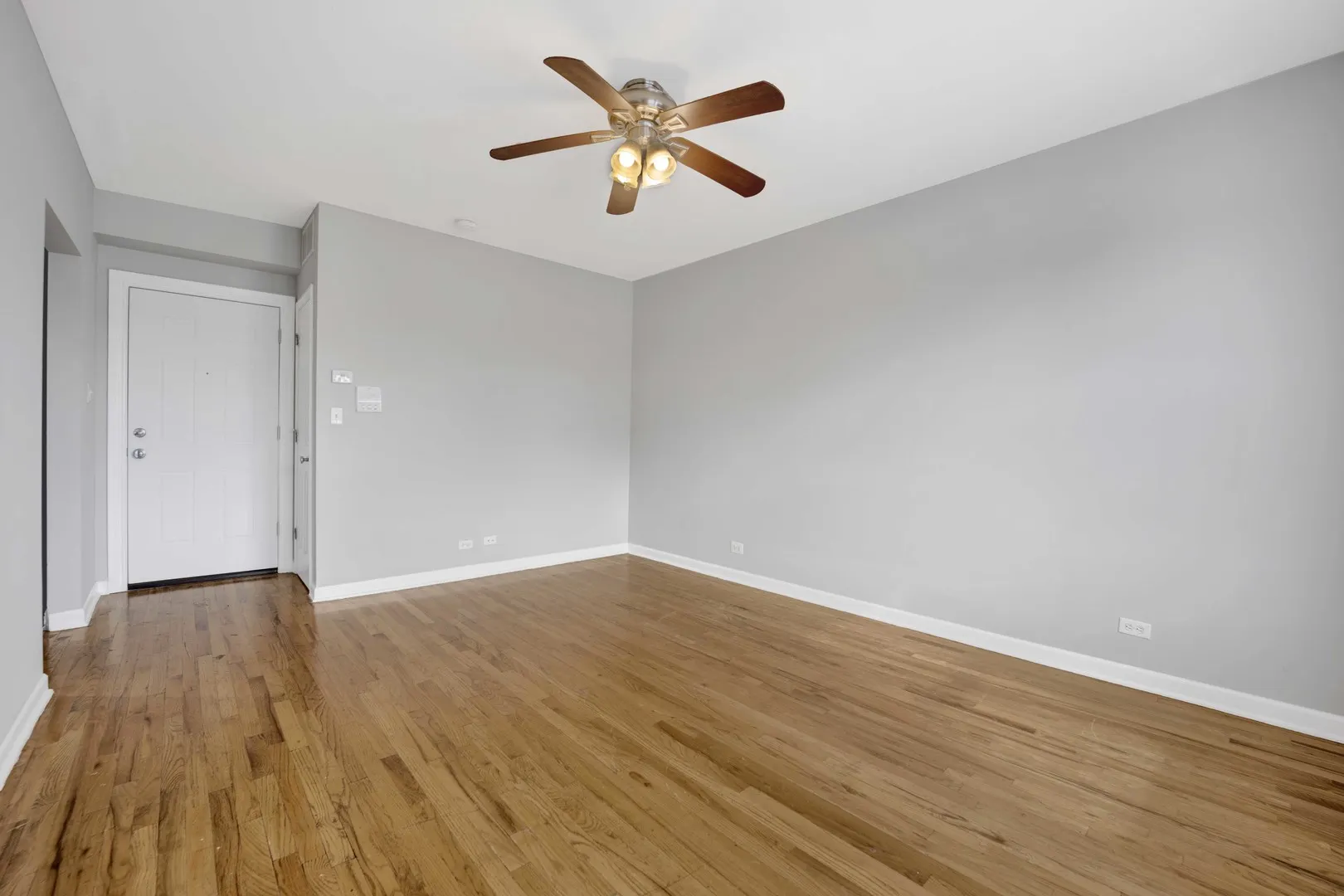 414 W Walnut Street 208 IL