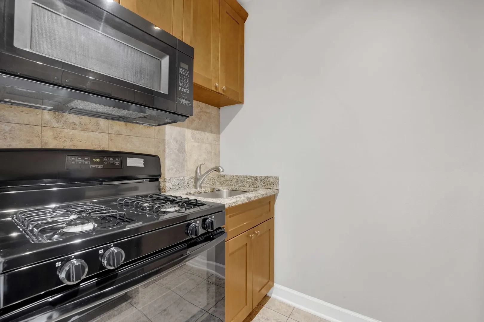 414 W Walnut Street 208 IL