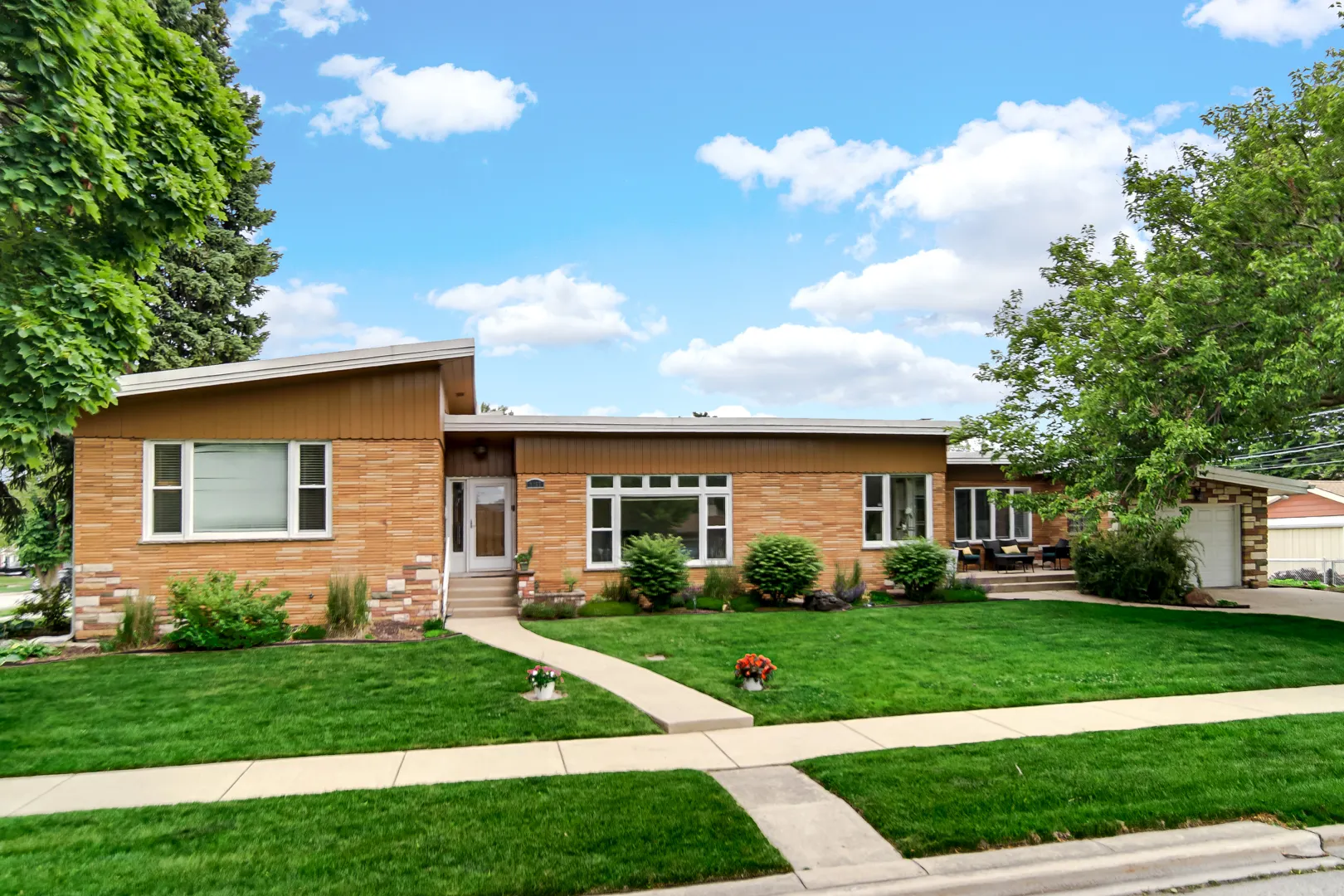 9157 S Avers Avenue IL