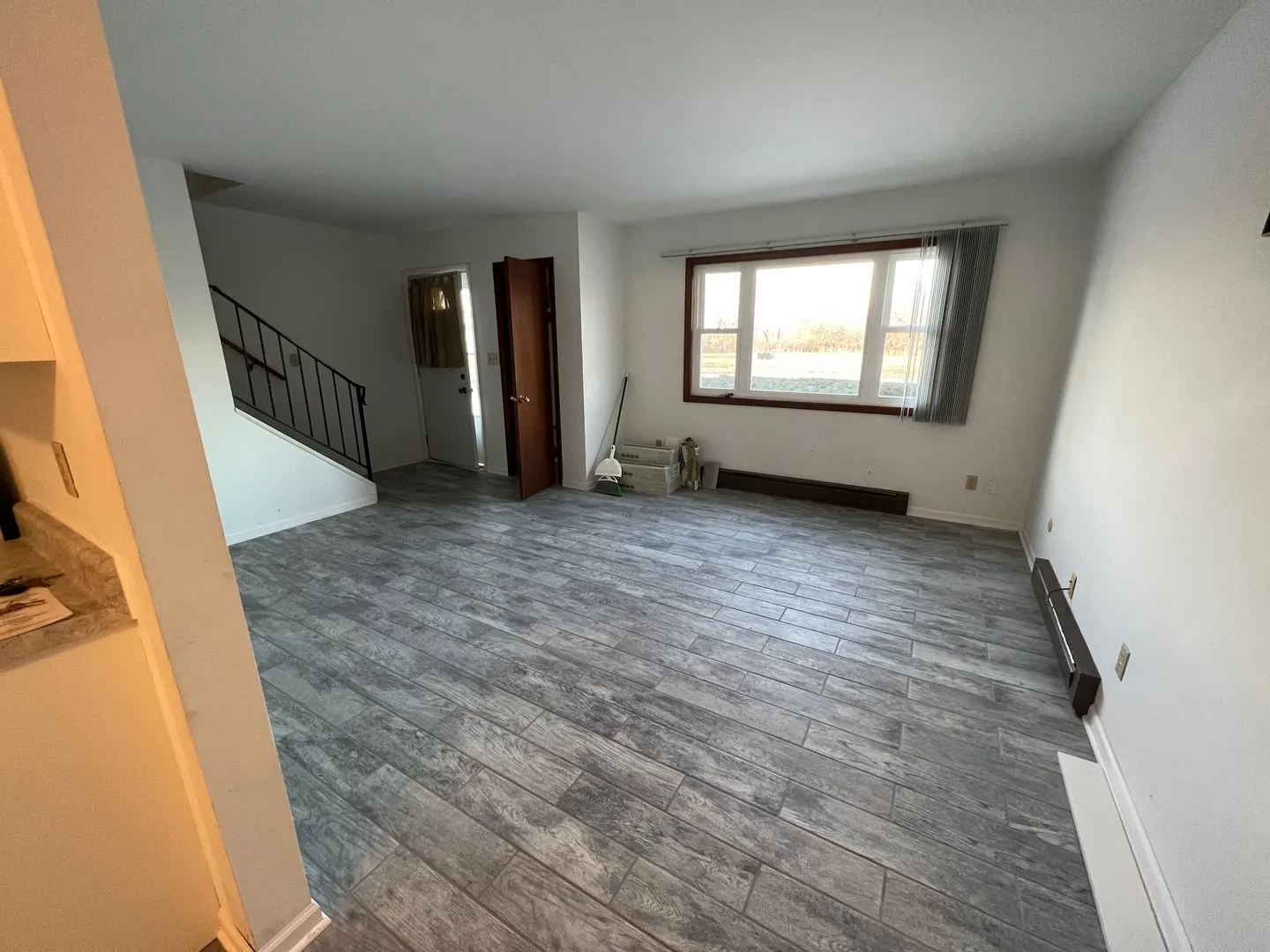 11-13 W Anchor Road IL
