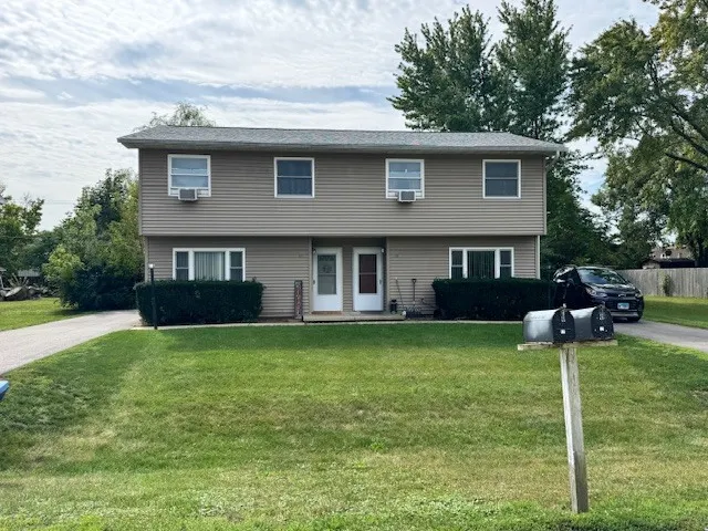 11-13 W Anchor Road IL