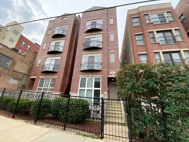 2625 W Belmont Avenue 2 IL