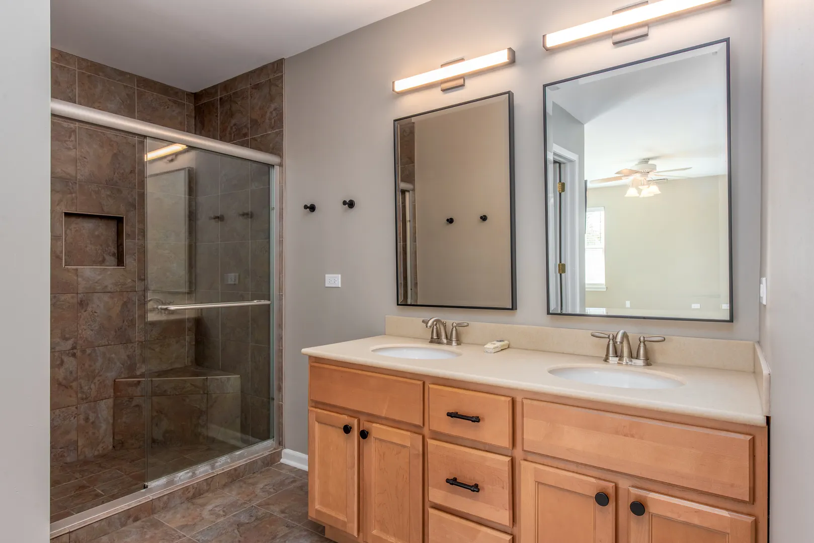 1239 Spaulding Road C IL