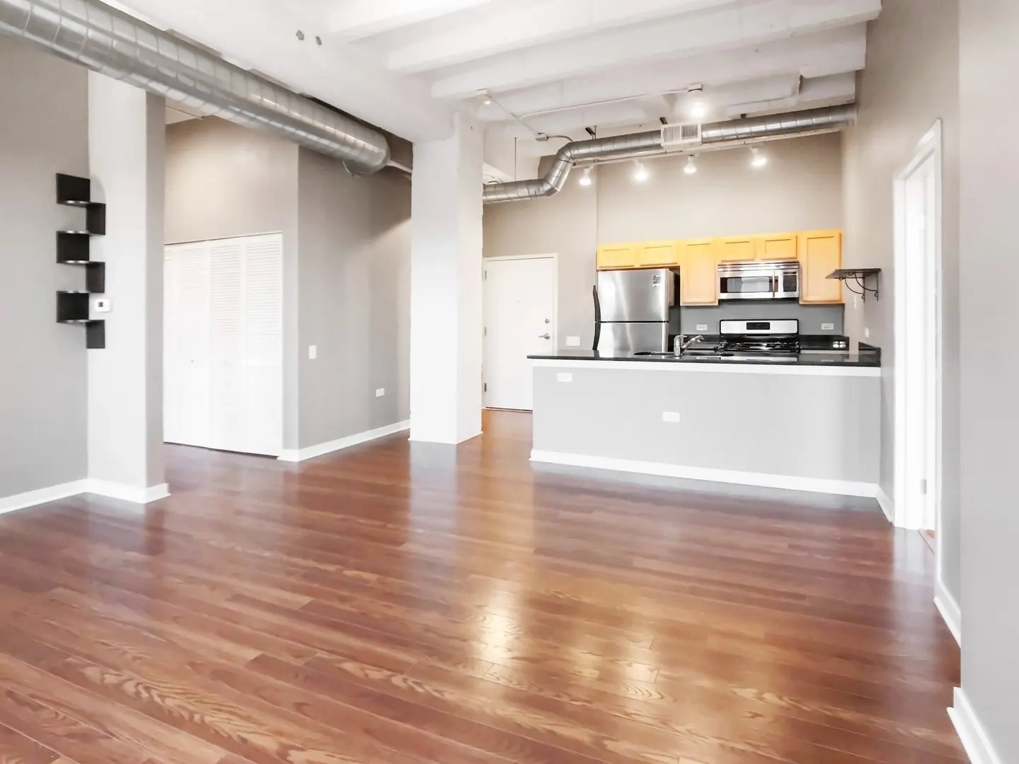 4015 N Milwaukee Avenue 202 IL