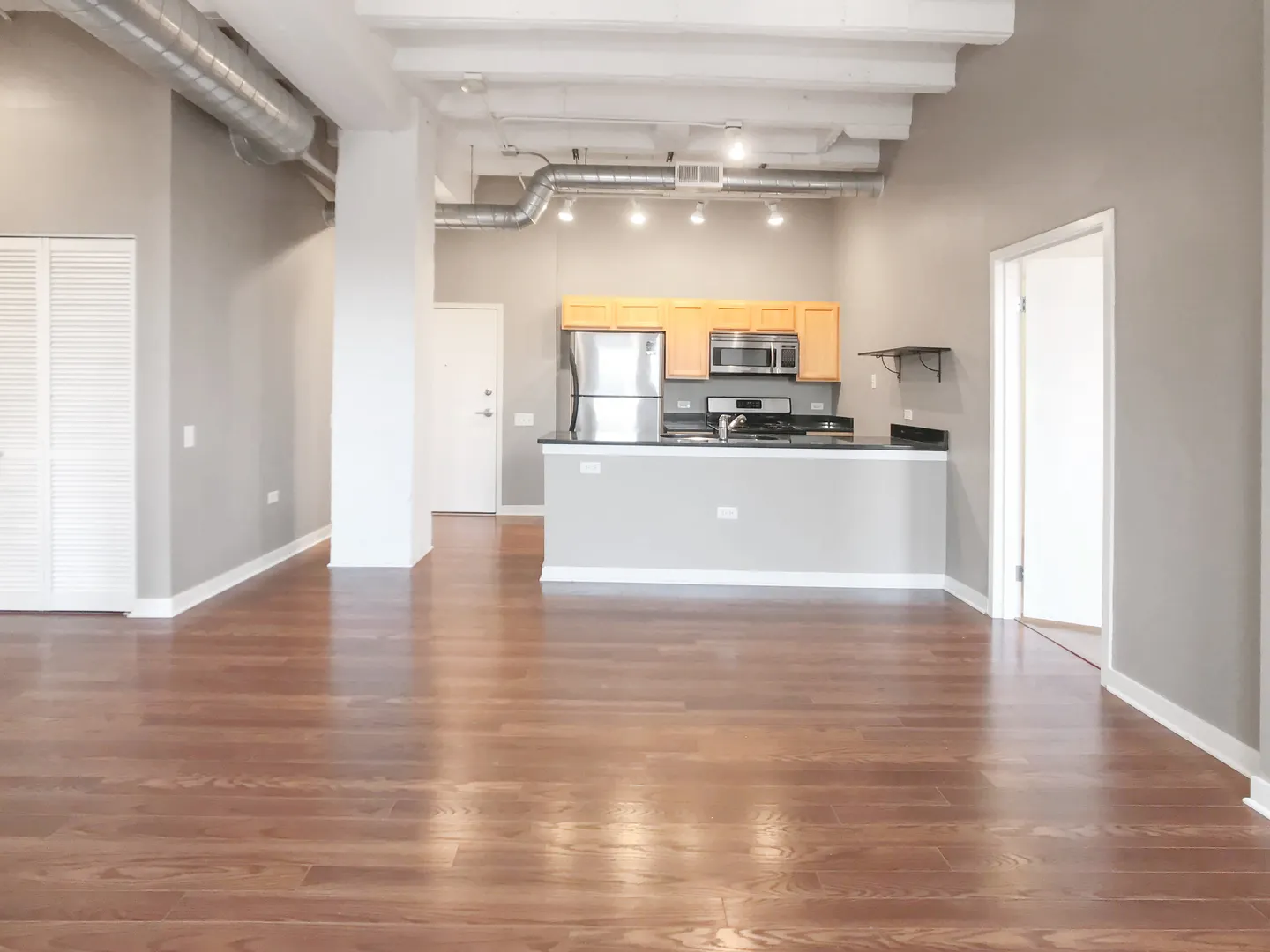 4015 N Milwaukee Avenue 202 IL