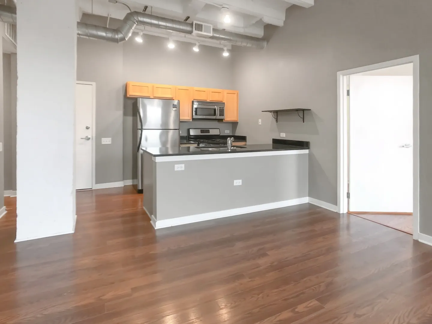 4015 N Milwaukee Avenue 202 IL