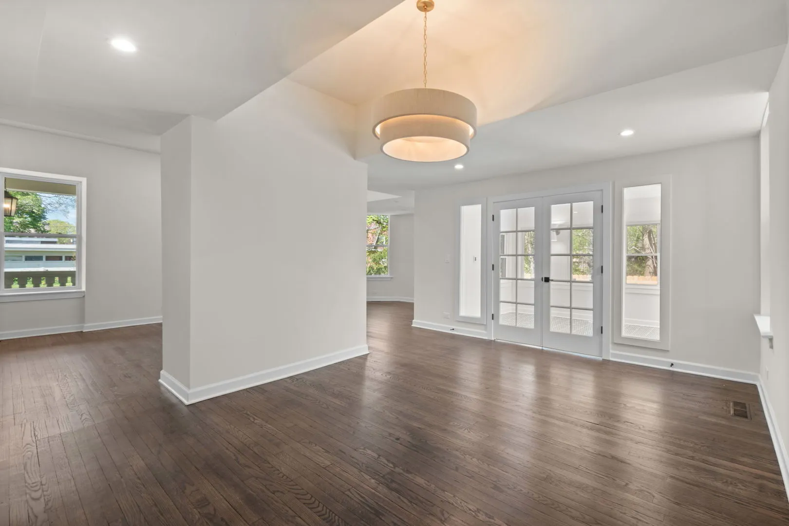 1025 E 48th Street IL