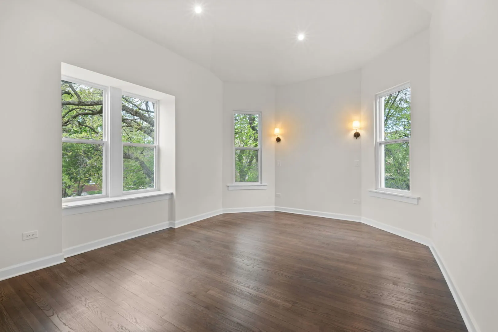 1025 E 48th Street IL