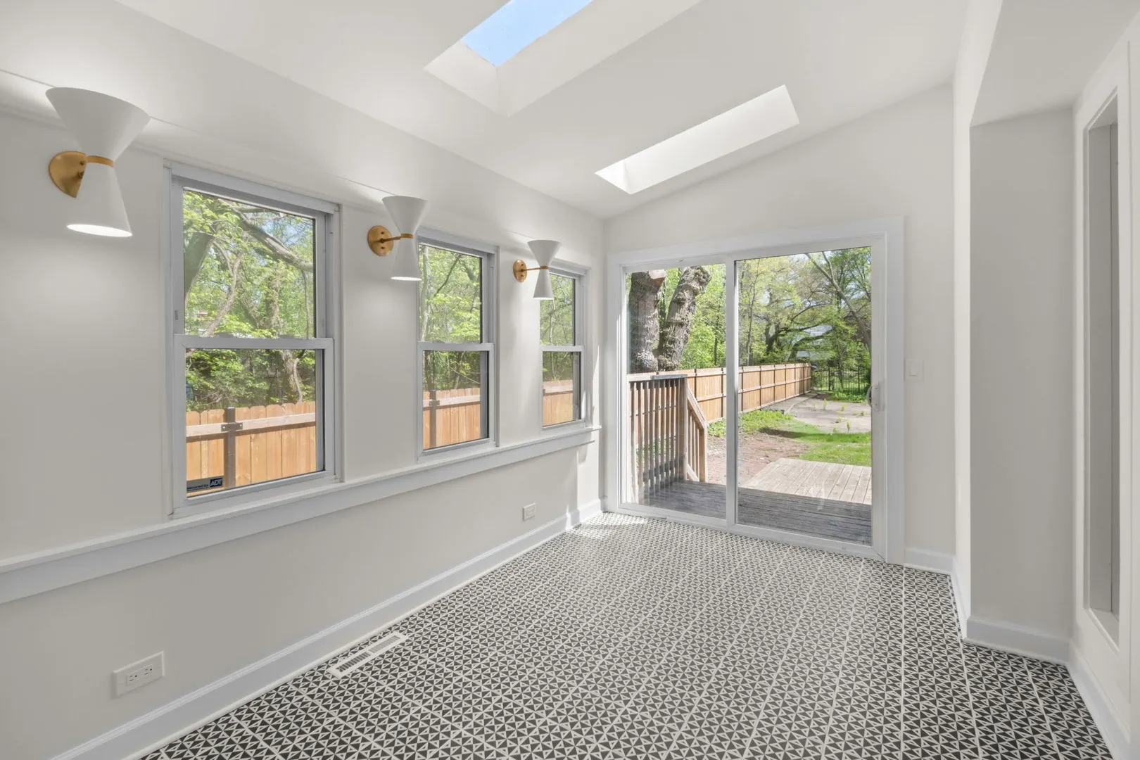 1025 E 48th Street IL