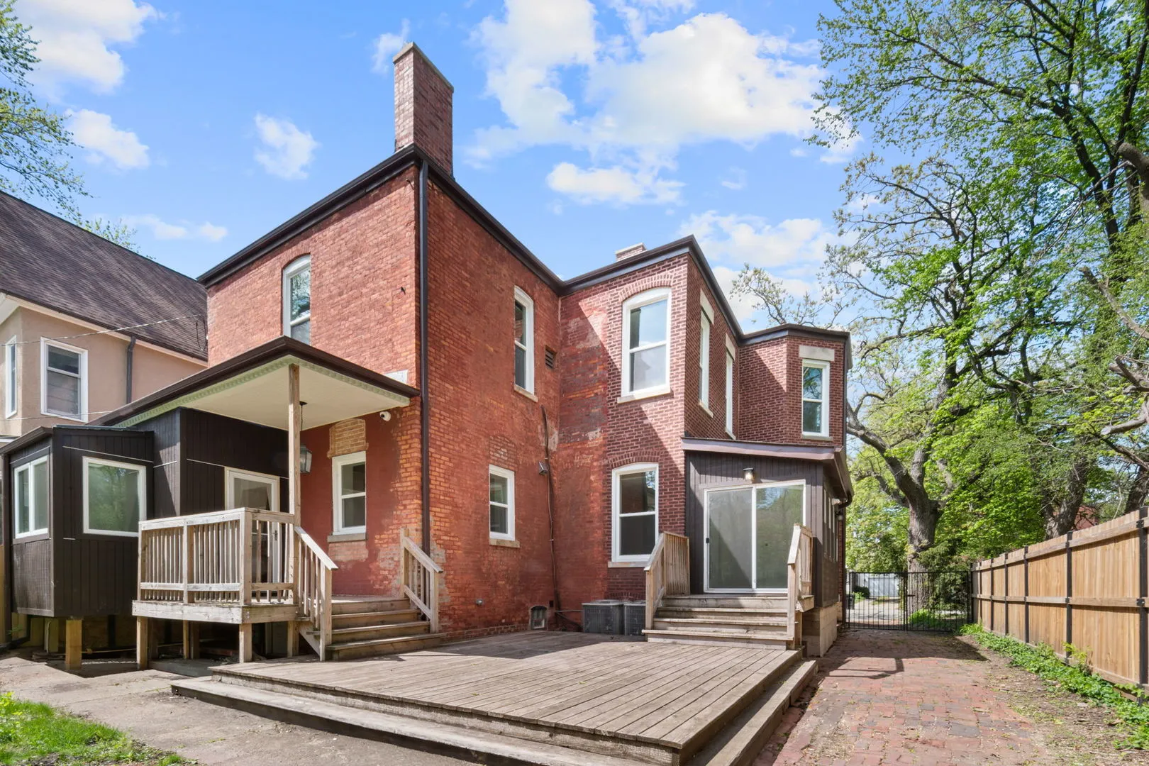 1025 E 48th Street IL