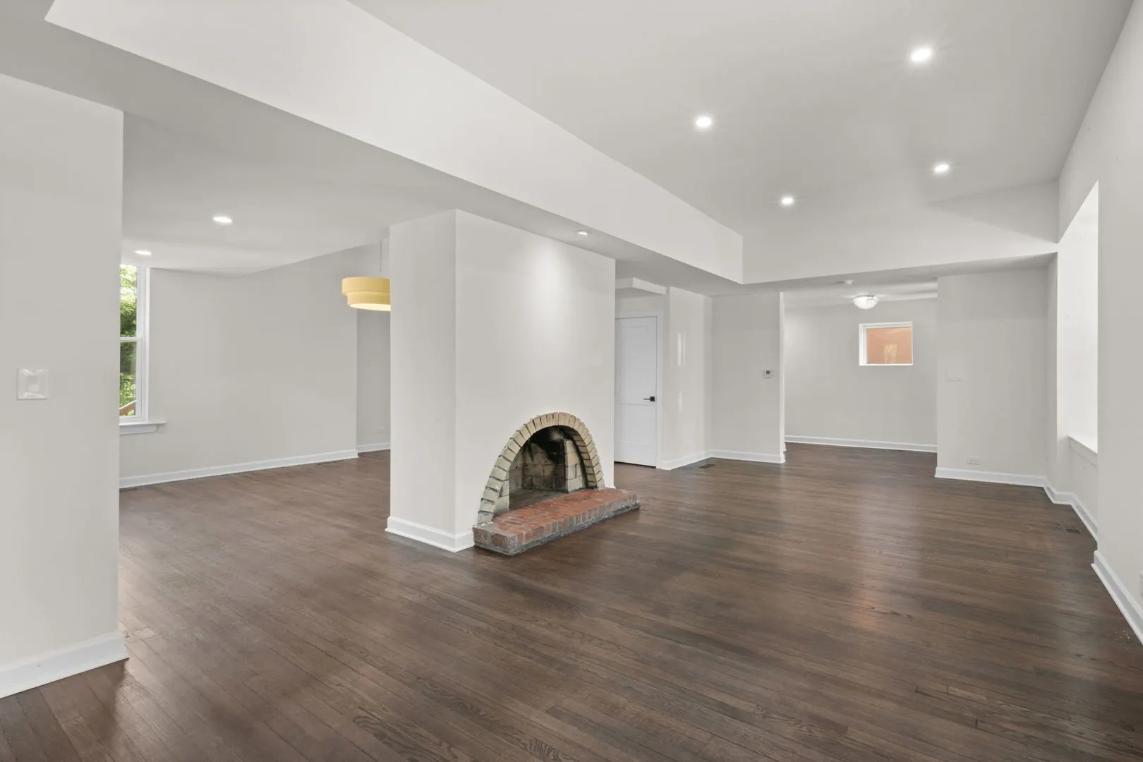 1025 E 48th Street IL