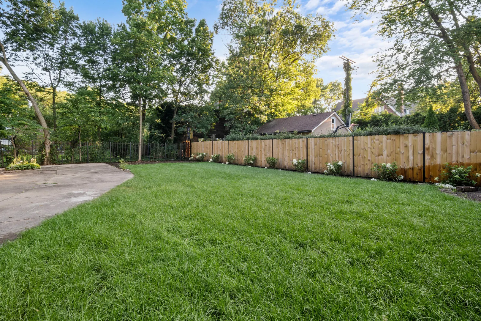 1025 E 48th Street IL