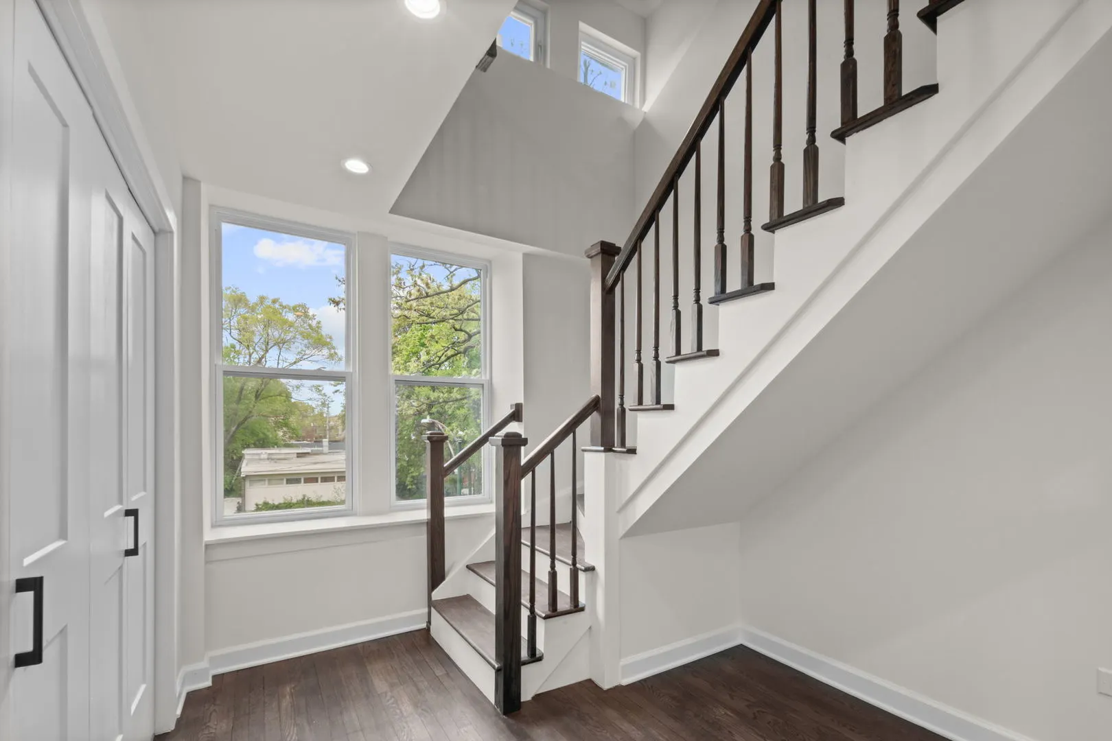 1025 E 48th Street IL