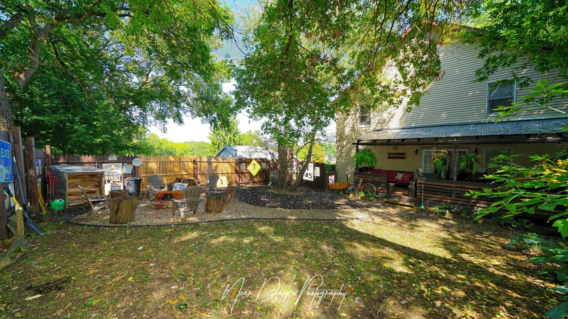127 E GRAND Avenue IL