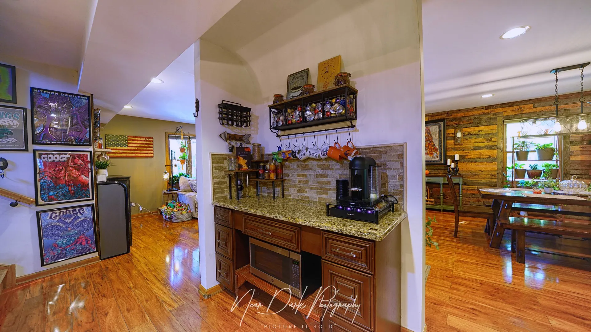 127 E GRAND Avenue IL
