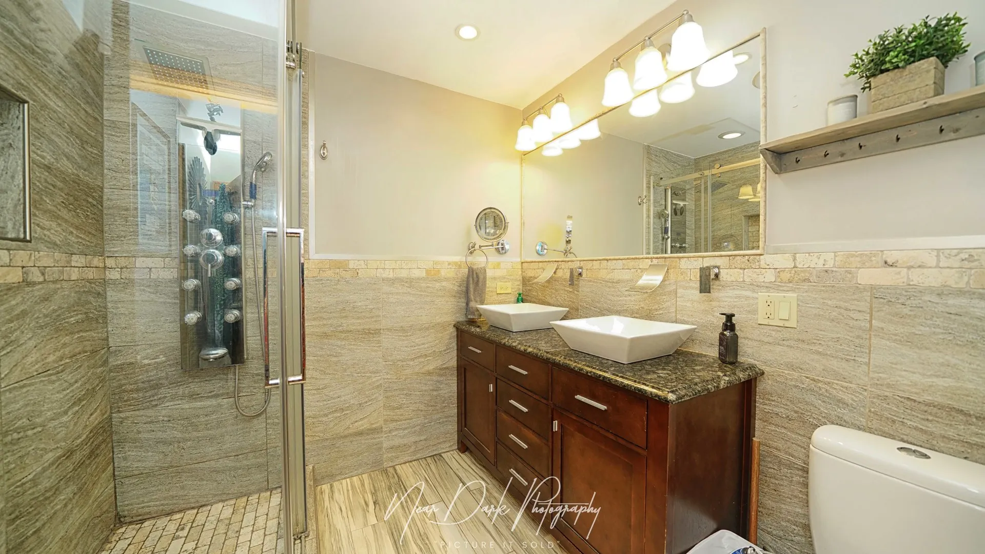 127 E GRAND Avenue IL