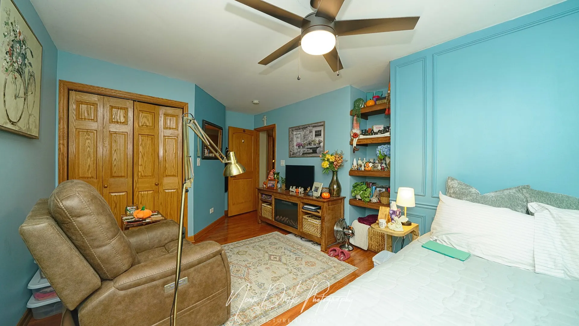 127 E GRAND Avenue IL