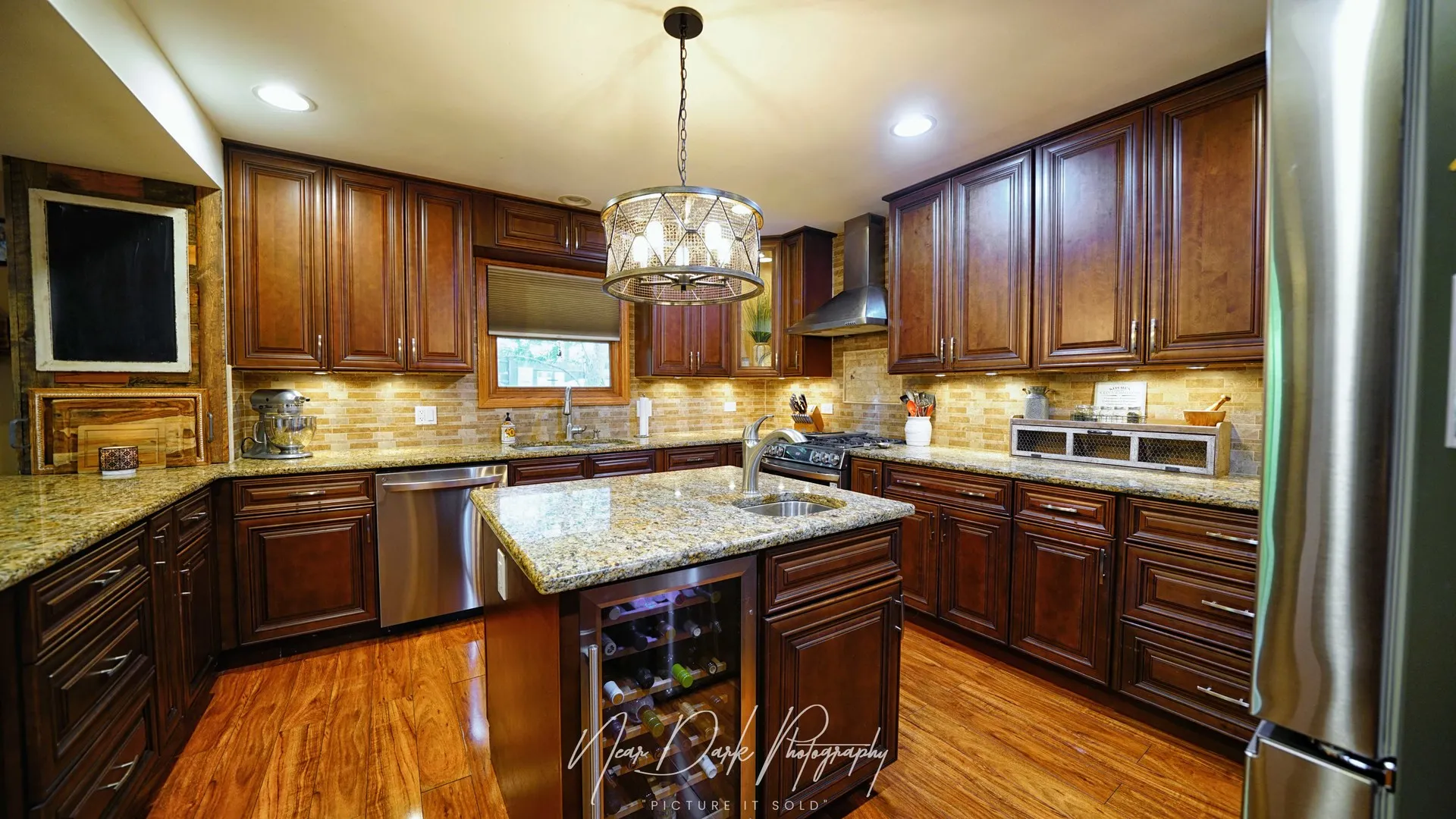 127 E GRAND Avenue IL