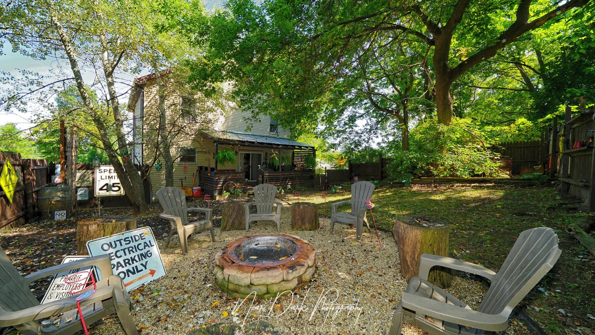 127 E GRAND Avenue IL