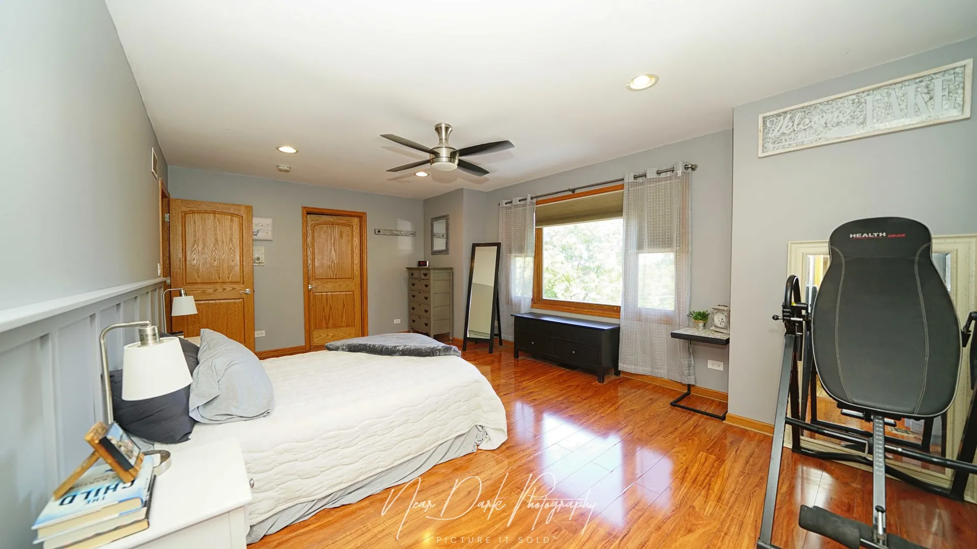 127 E GRAND Avenue IL