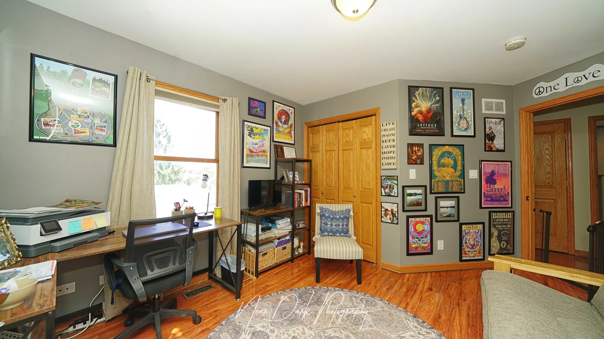 127 E GRAND Avenue IL