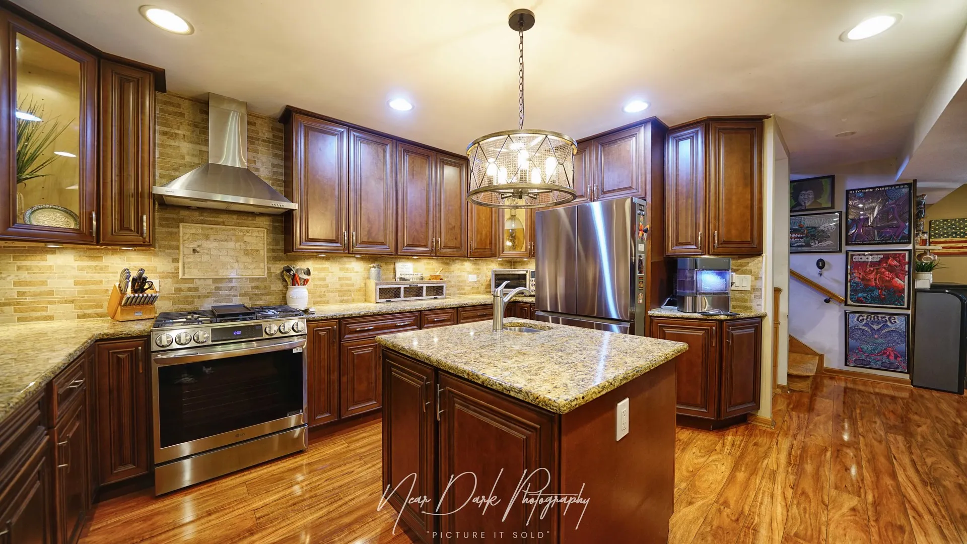 127 E GRAND Avenue IL
