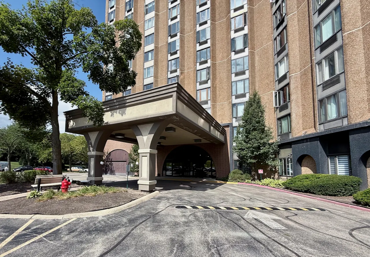 1 Renaissance Place 906 IL