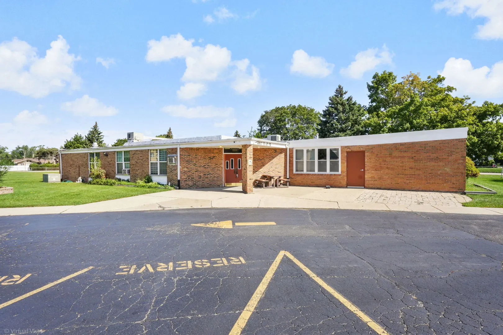 800 Beau Drive IL