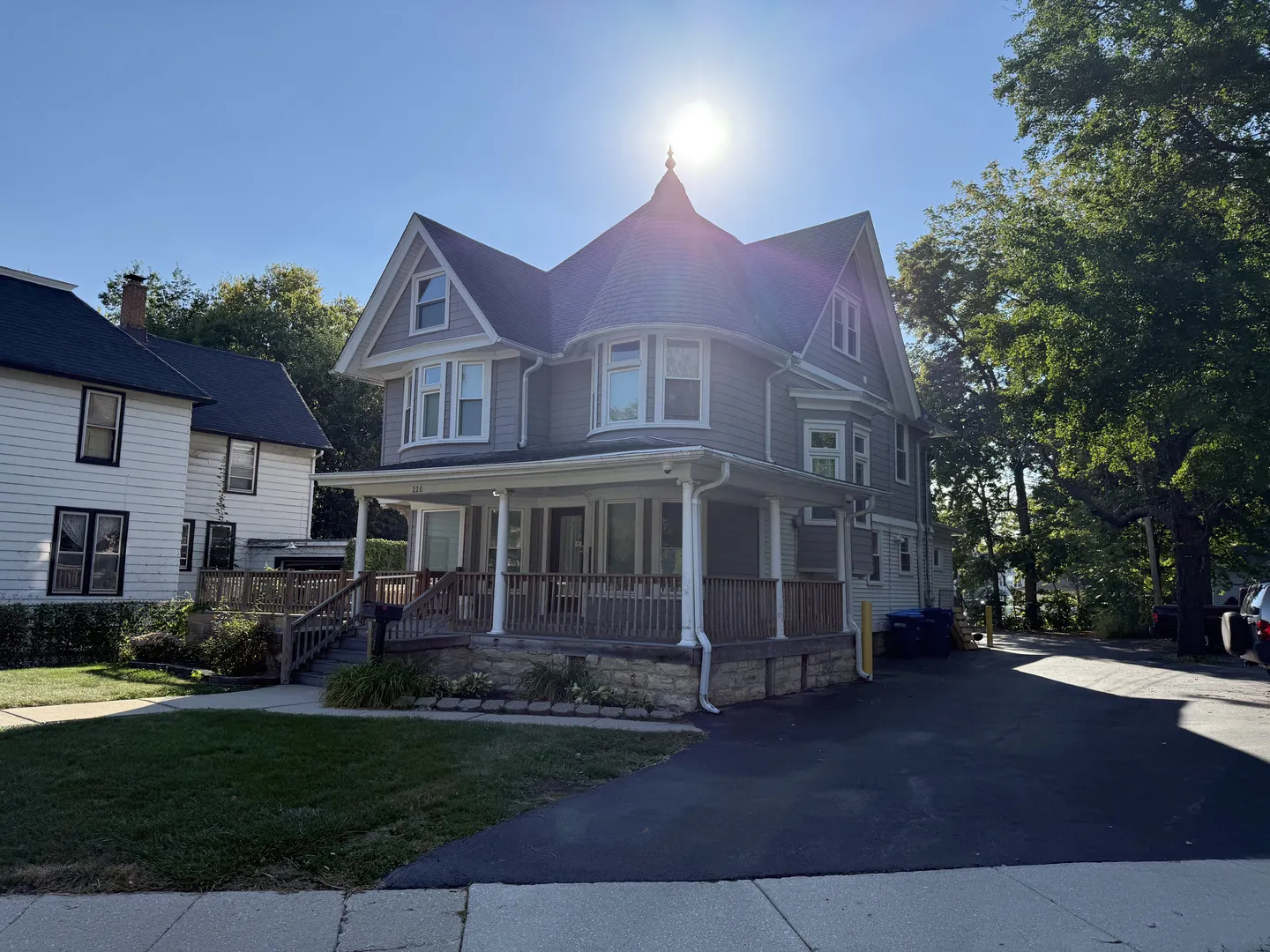 220 College Avenue 2 IL