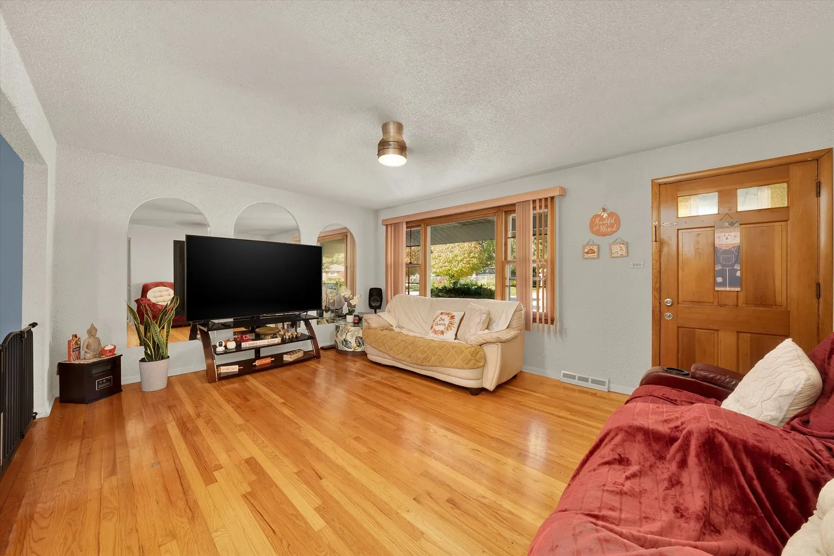 5023 W 81st Street IL