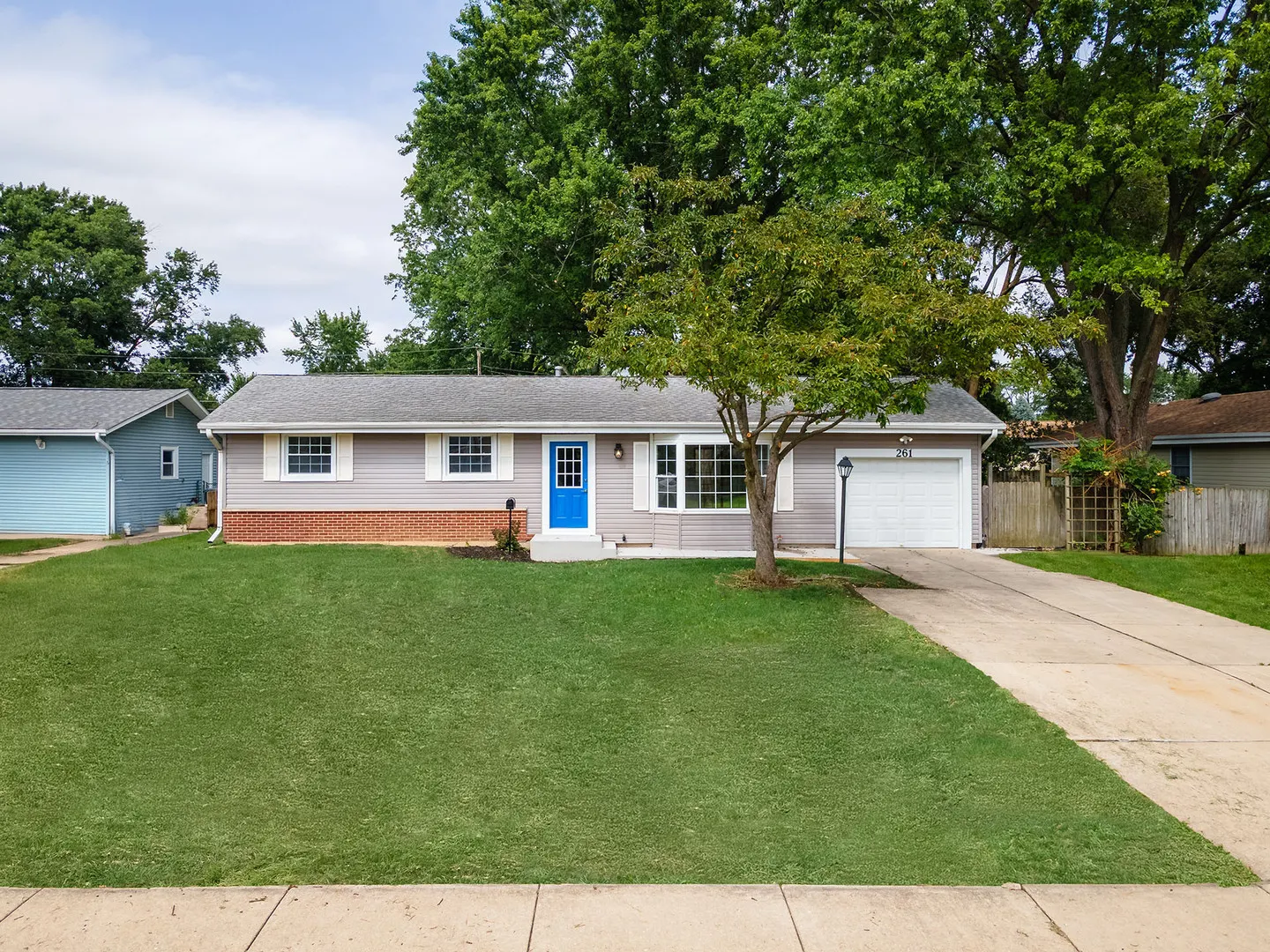 261 Arrowhead Trail IL