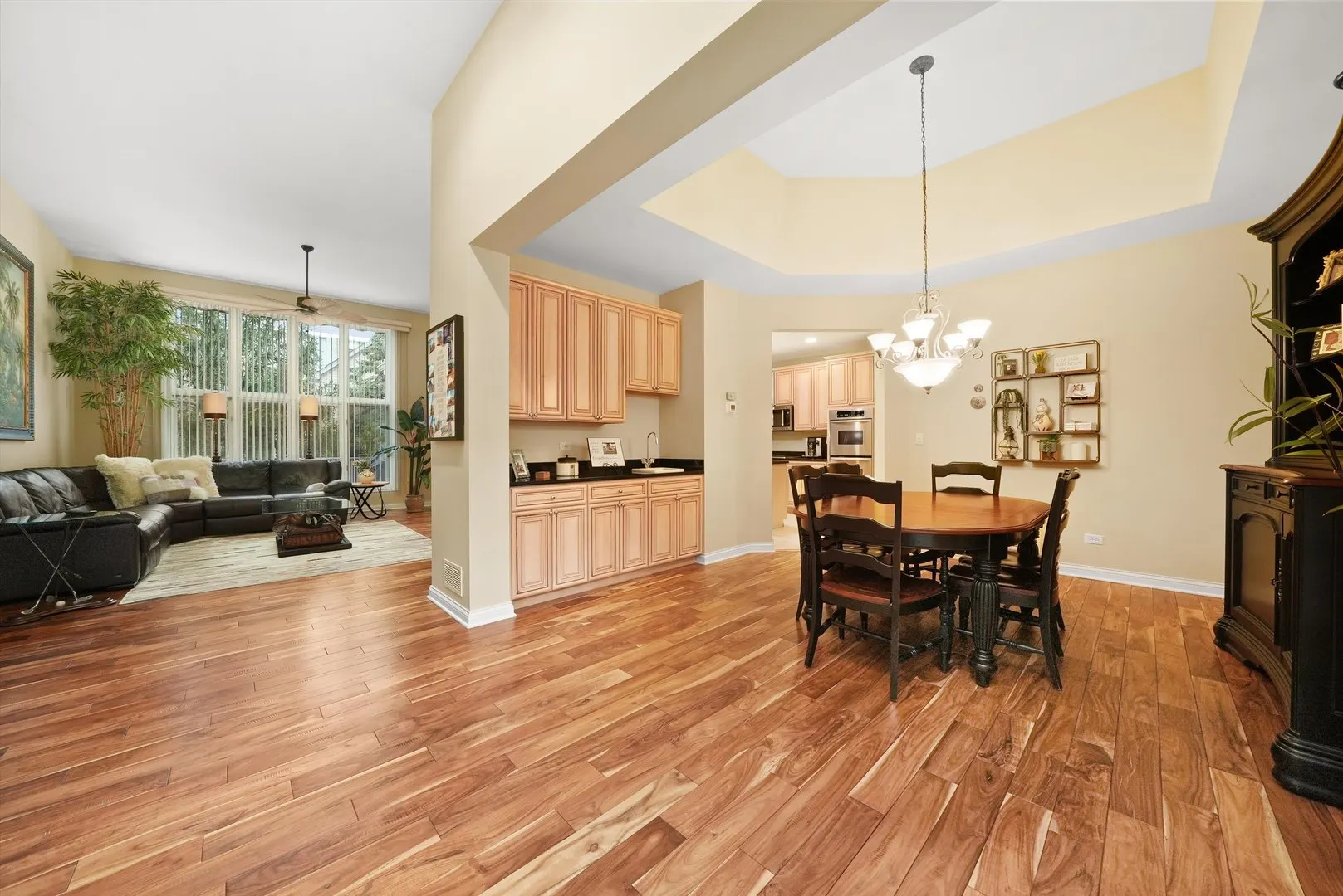 19 LAUGHRY Lane IL