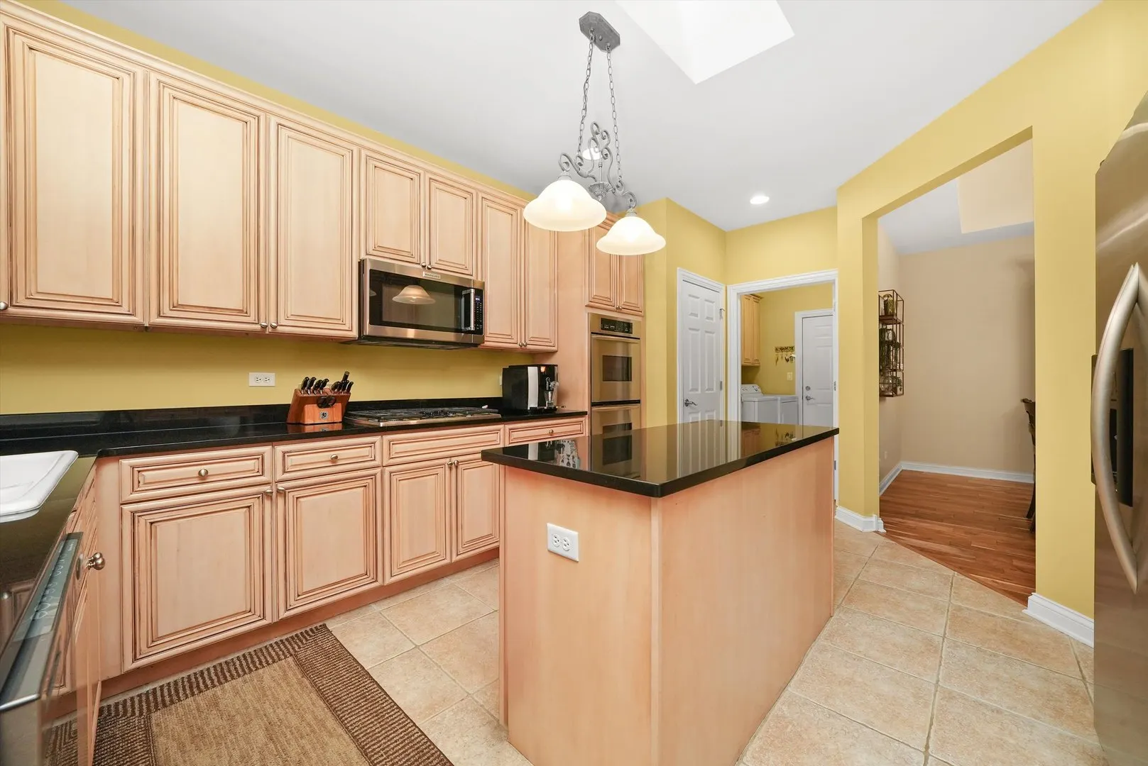 19 LAUGHRY Lane IL