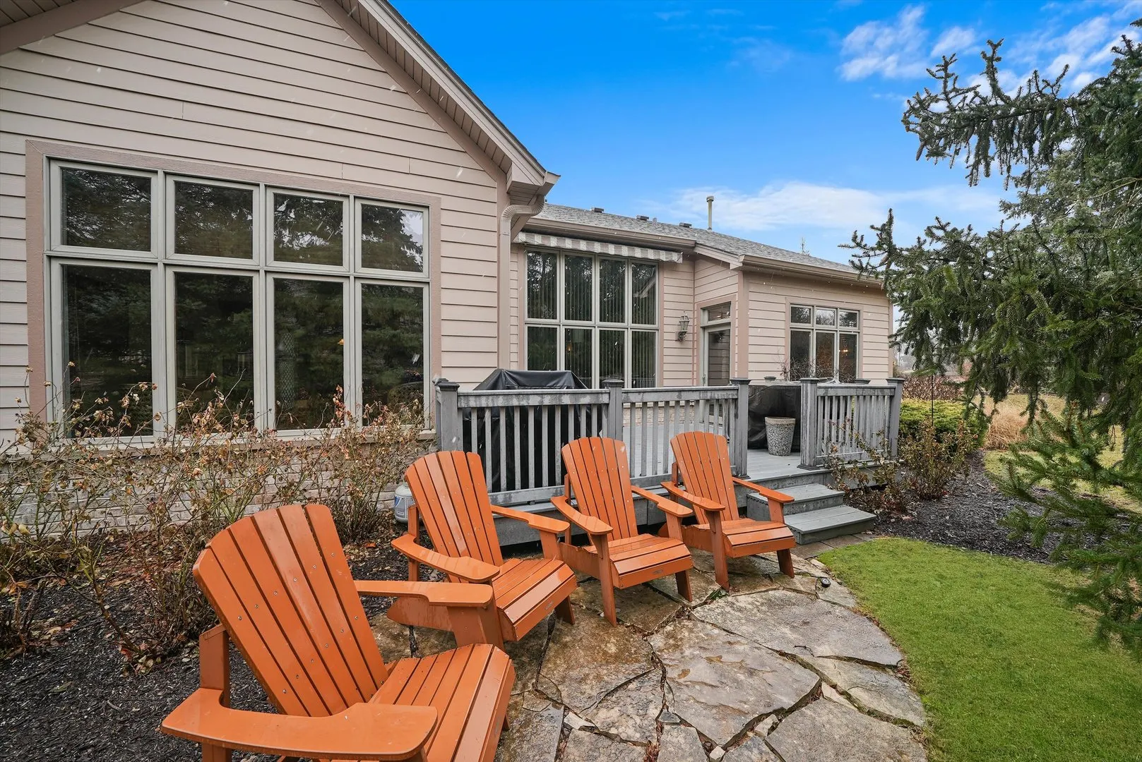 19 LAUGHRY Lane IL