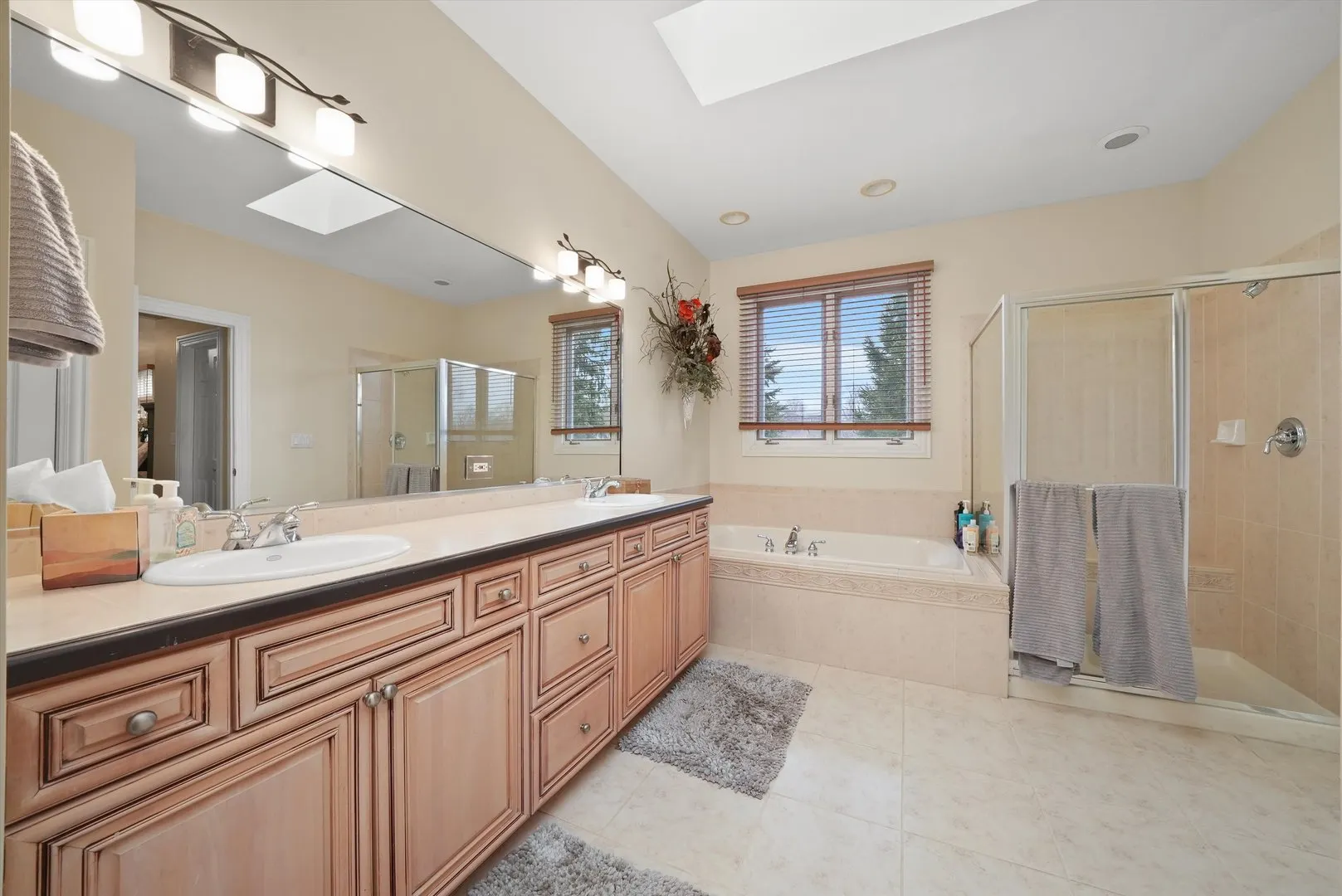 19 LAUGHRY Lane IL