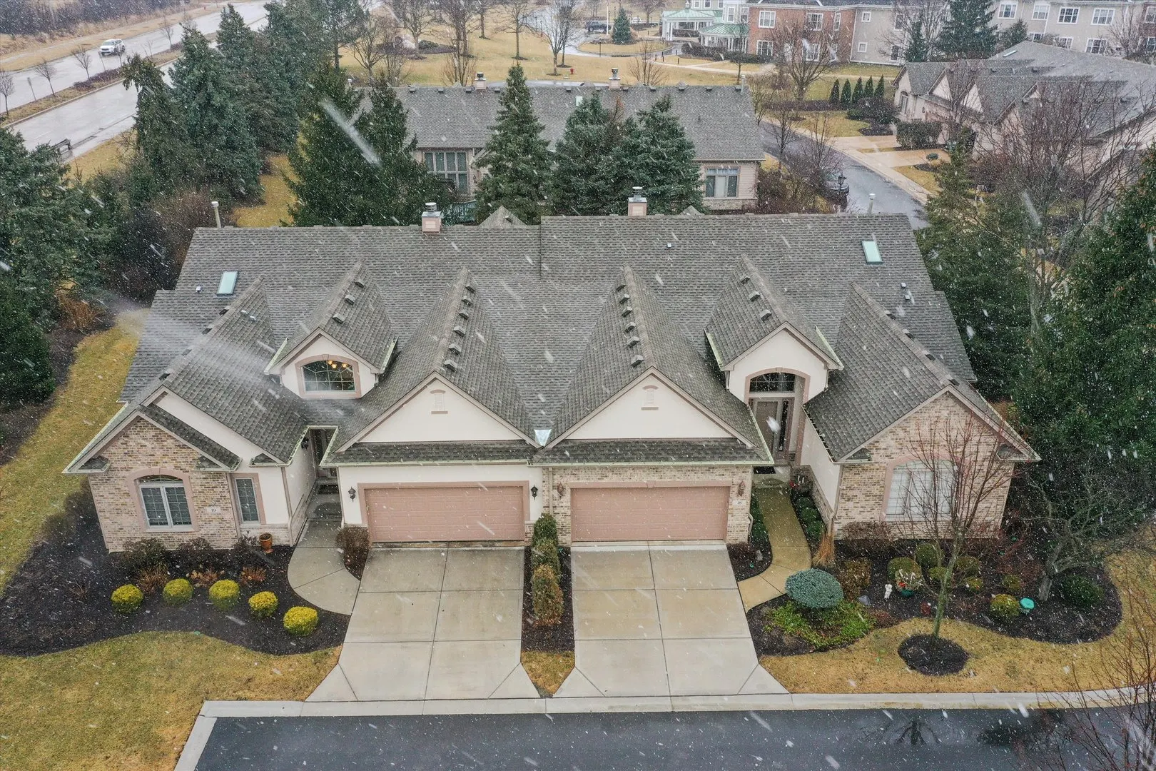19 LAUGHRY Lane IL