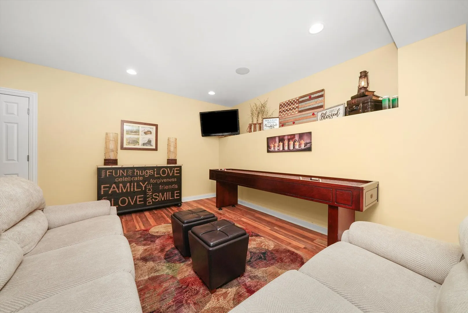 19 LAUGHRY Lane IL