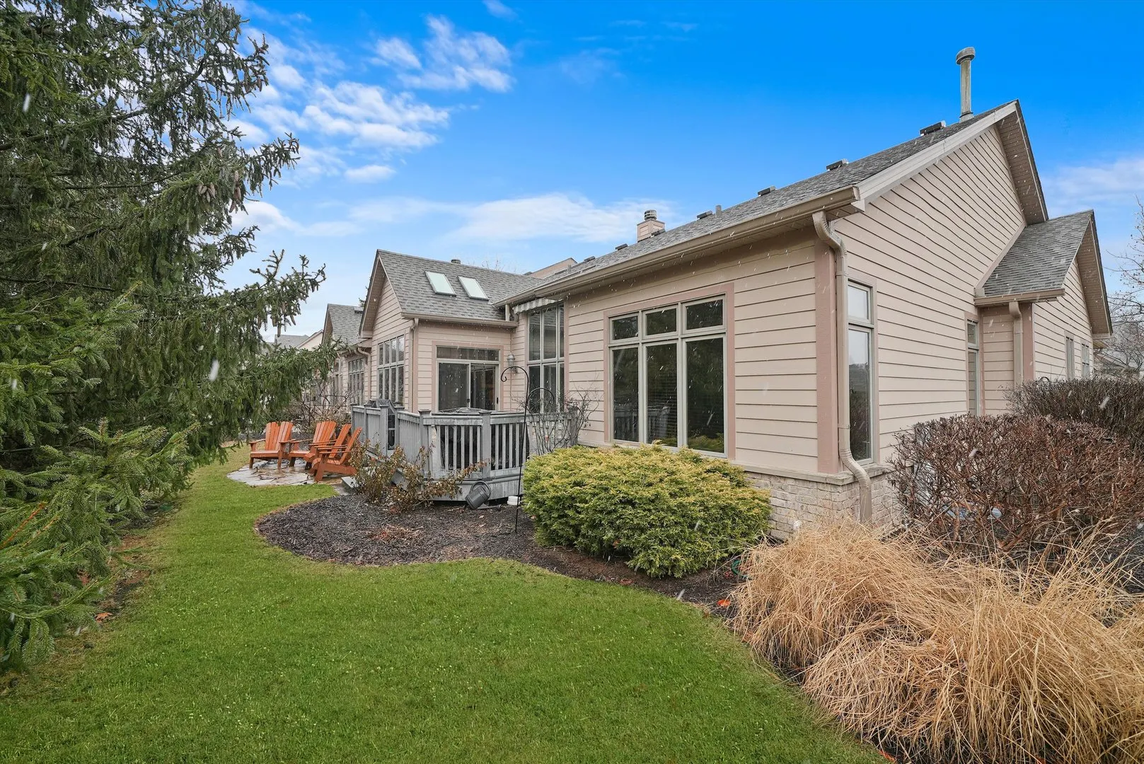 19 LAUGHRY Lane IL