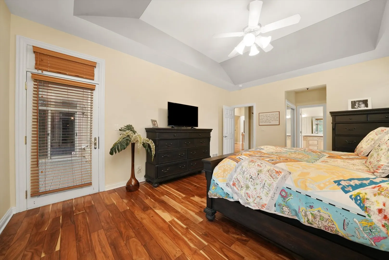 19 LAUGHRY Lane IL