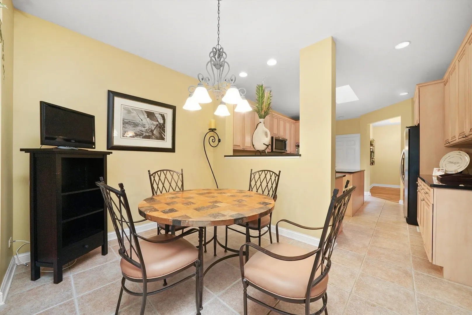 19 LAUGHRY Lane IL