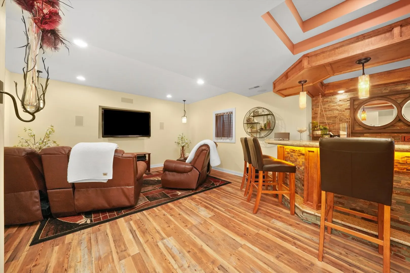 19 LAUGHRY Lane IL