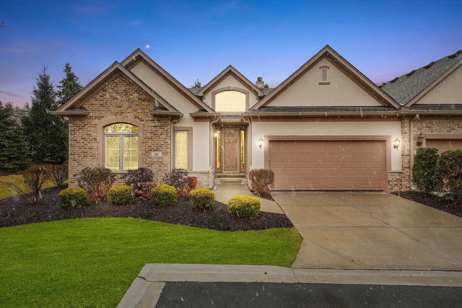 19 LAUGHRY Lane IL