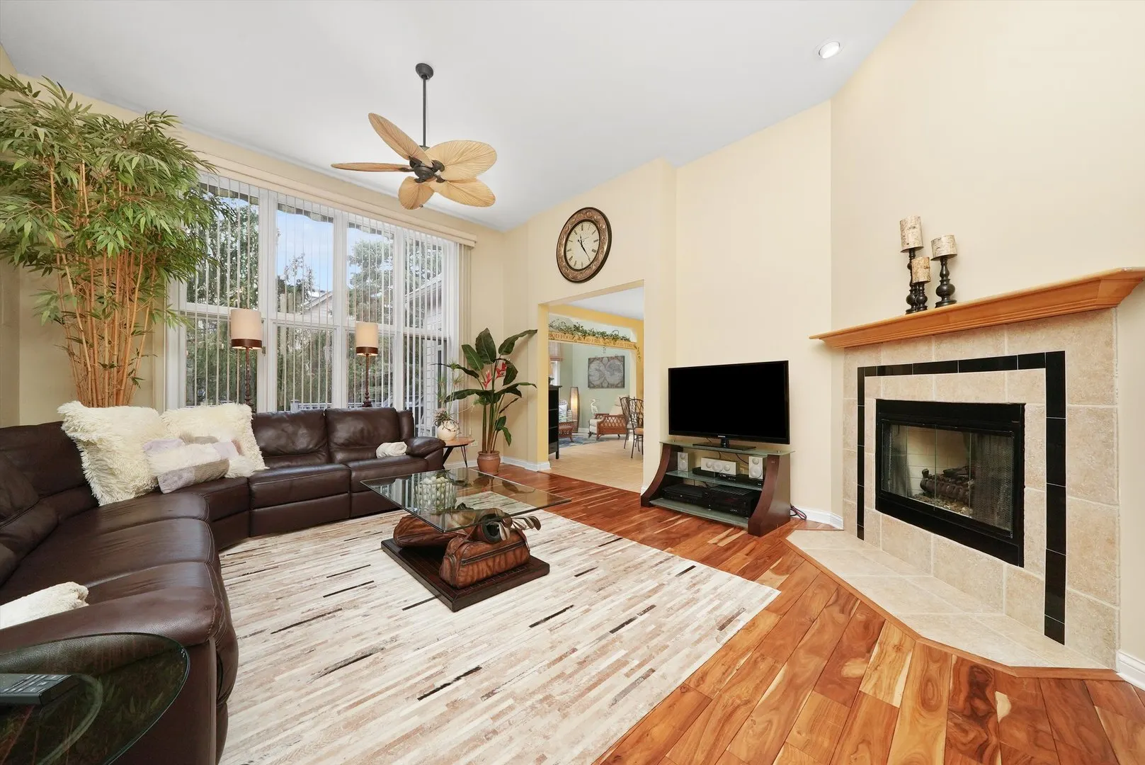 19 LAUGHRY Lane IL