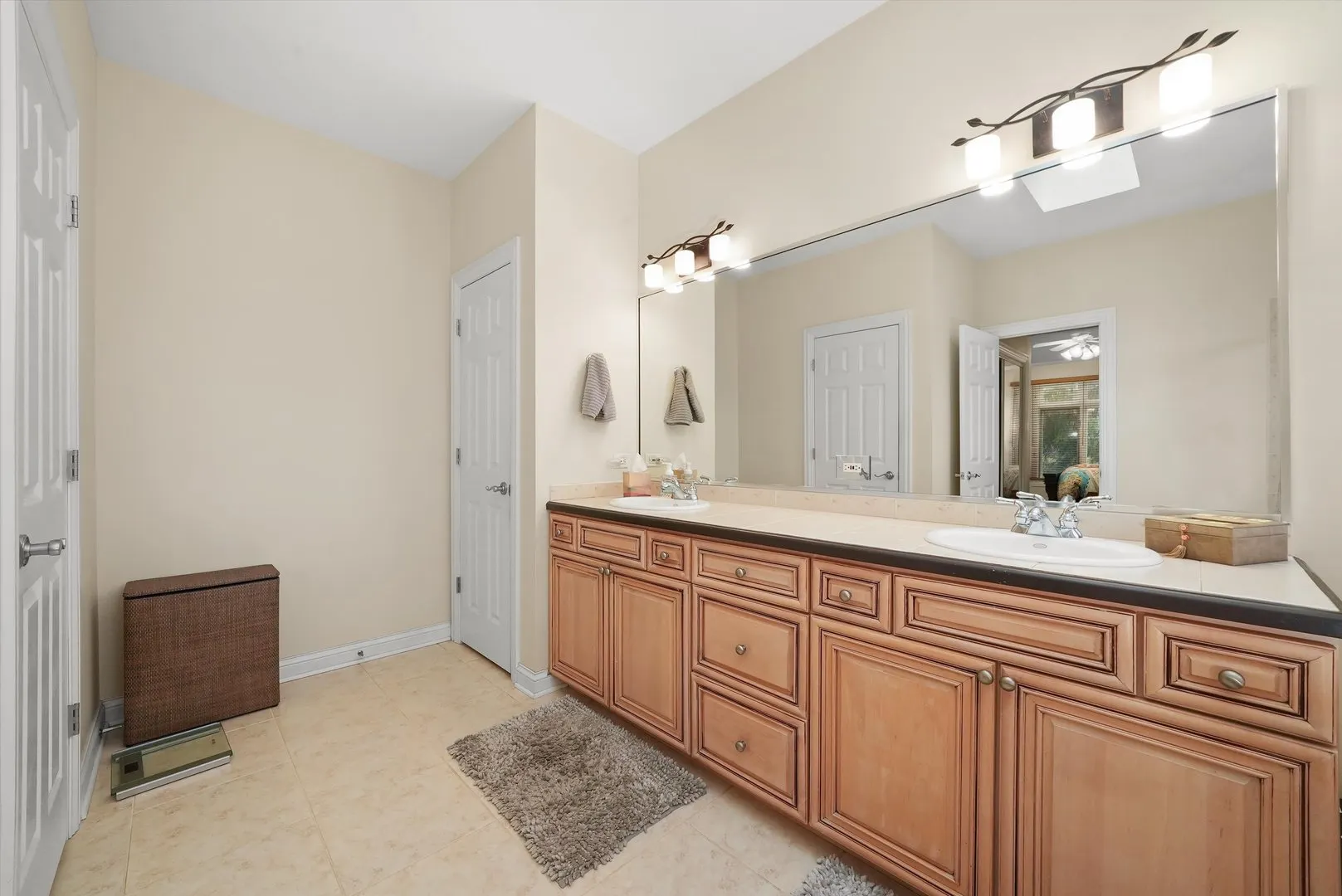 19 LAUGHRY Lane IL