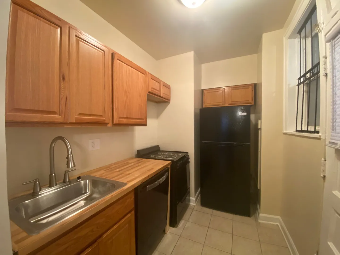 1345 W Touhy Avenue 1S IL