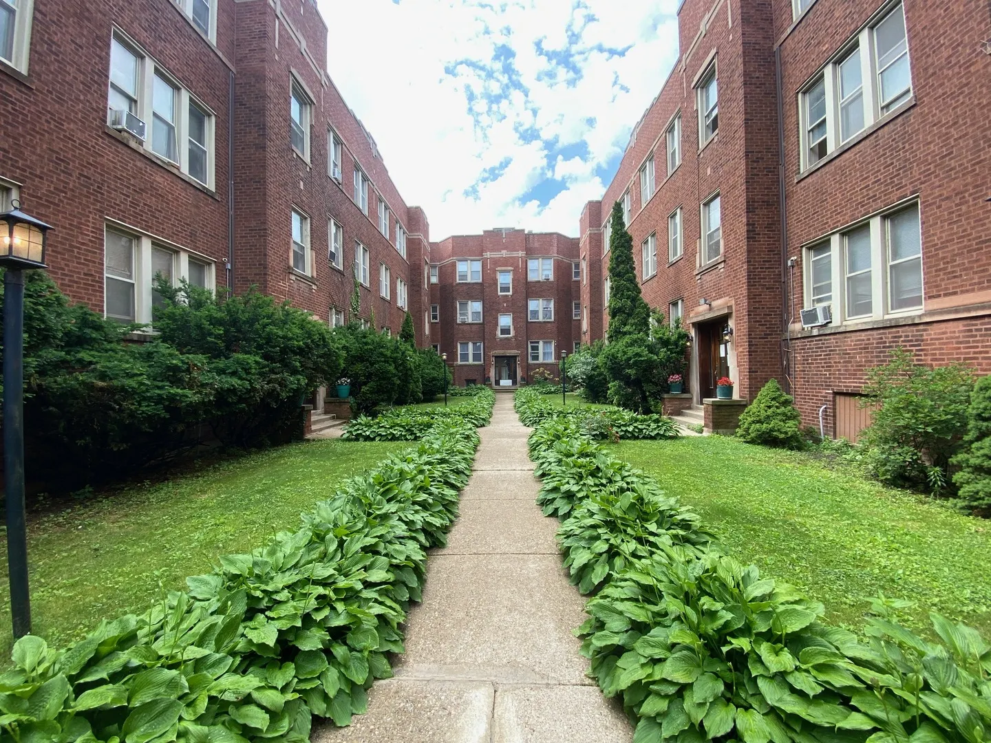 1345 W Touhy Avenue 1S IL