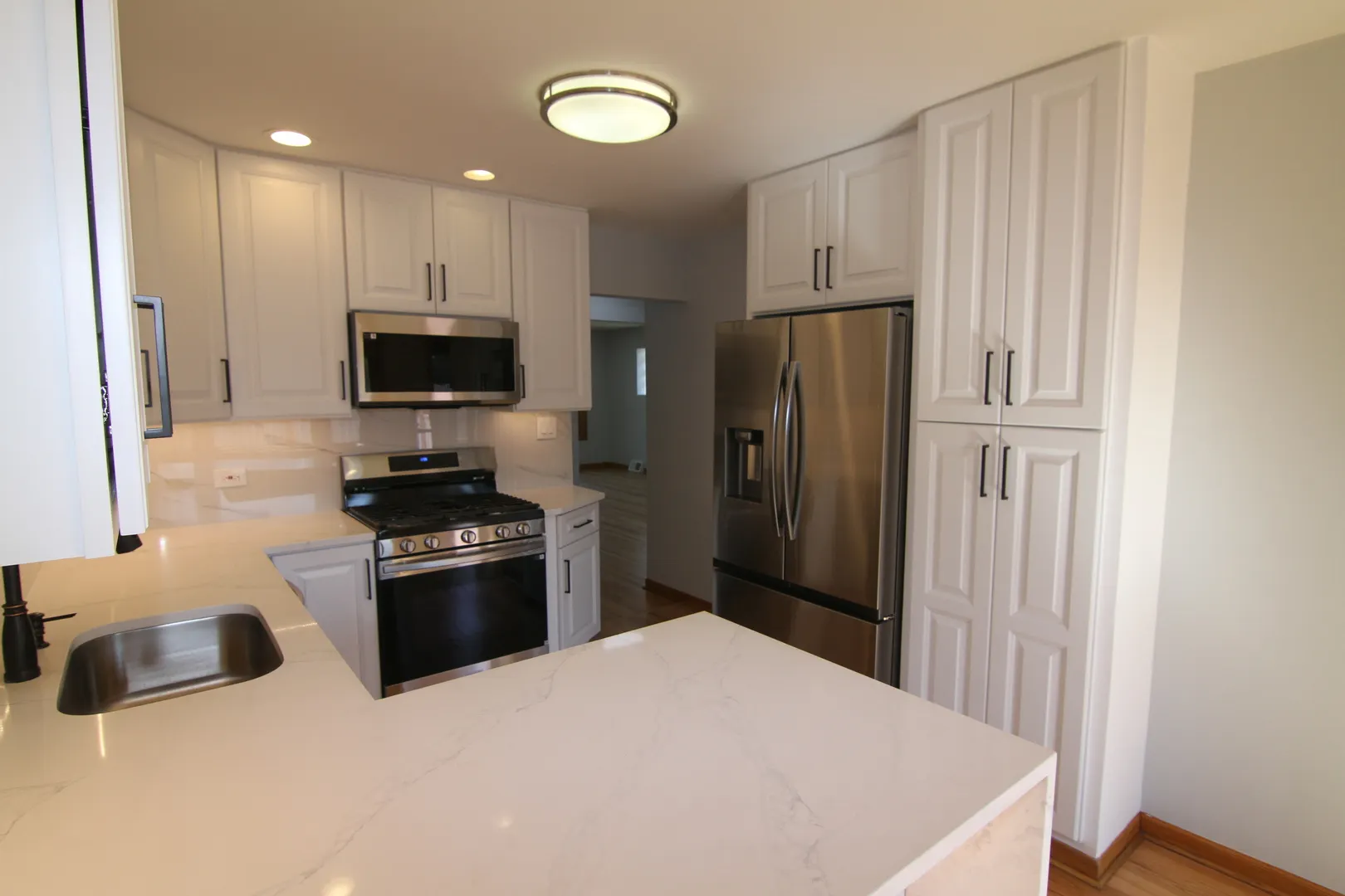 3759 N Pioneer Avenue IL