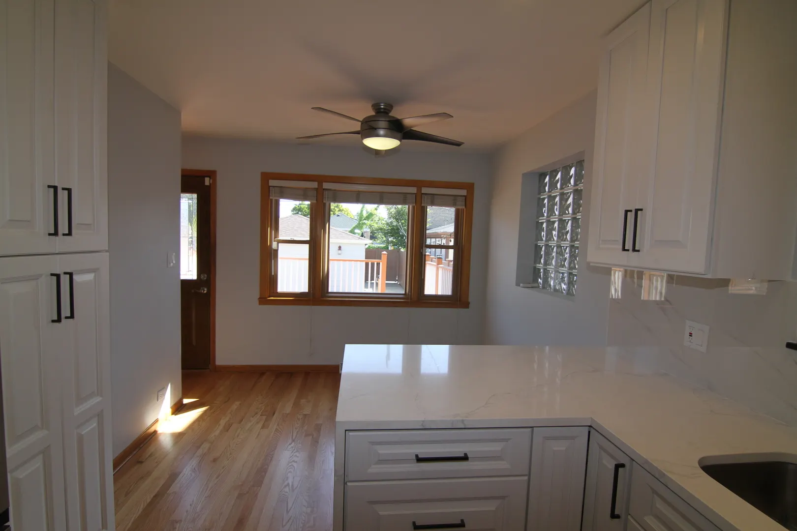 3759 N Pioneer Avenue IL